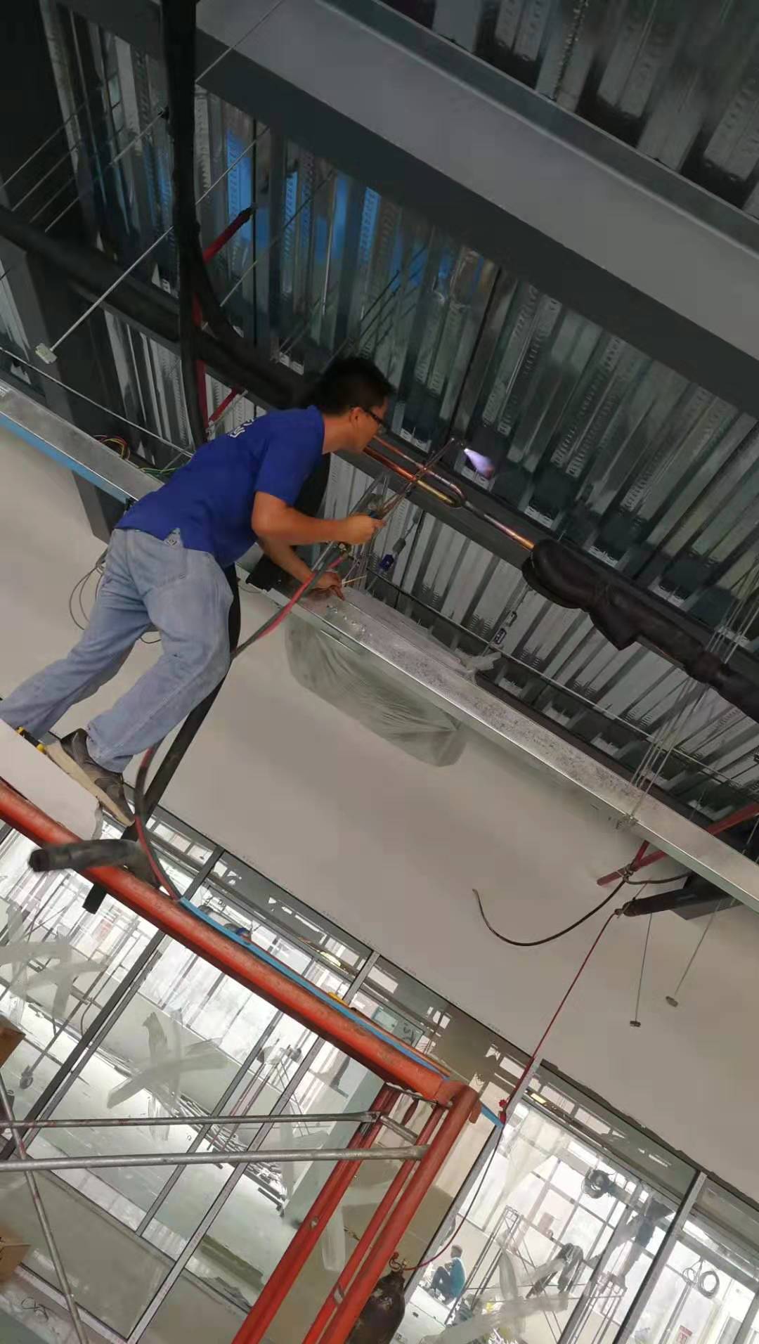 多聯(lián)機(jī)安裝